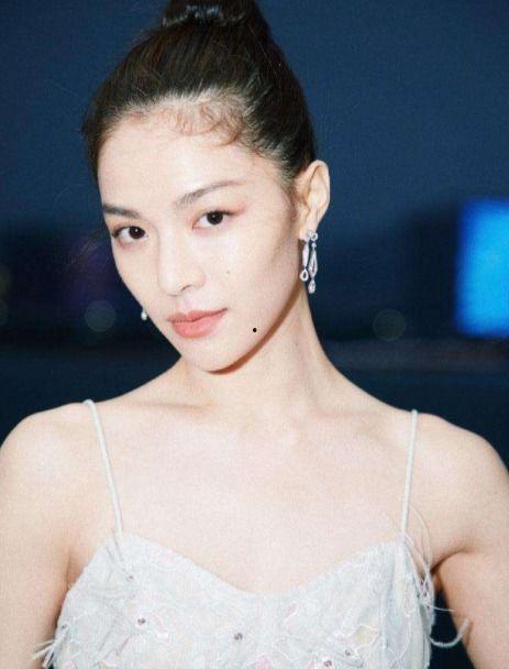 新瓜爆料钟楚曦视频,新瓜爆料背后的真相揭秘  第3张